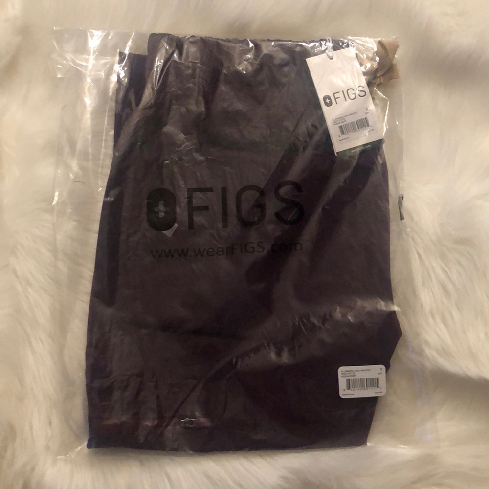 Figs Deep Purple Small Reg. High Waisted Joggers. - Picture 1 of 4
